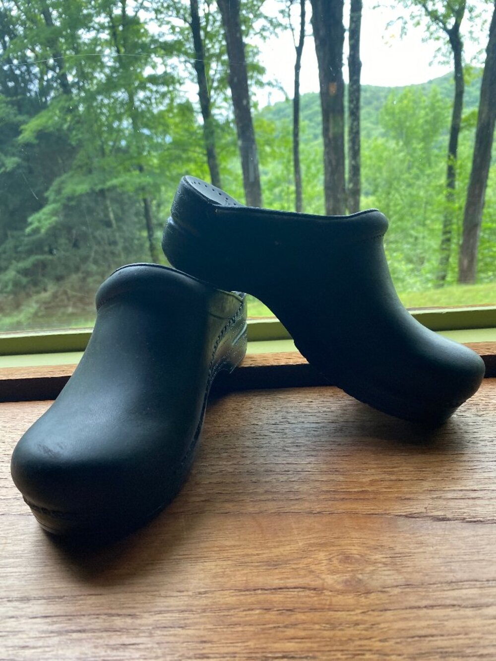 NIB Dansko Black Sonja Oiled Leather Slip On Clogs - Size 36